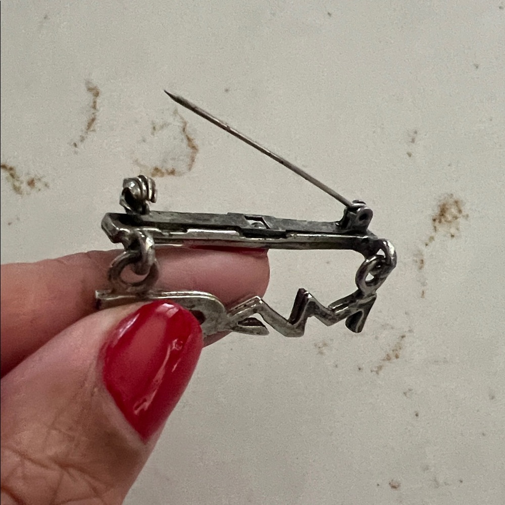 MAC Cosmetics Pin - Picture 3 of 4